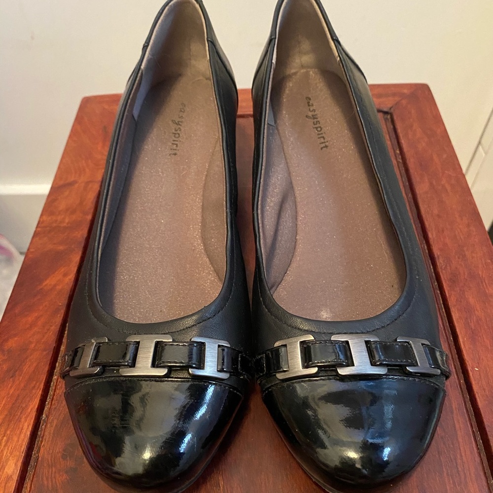 Easy Spirit Wedged Ballet Slipper In Black